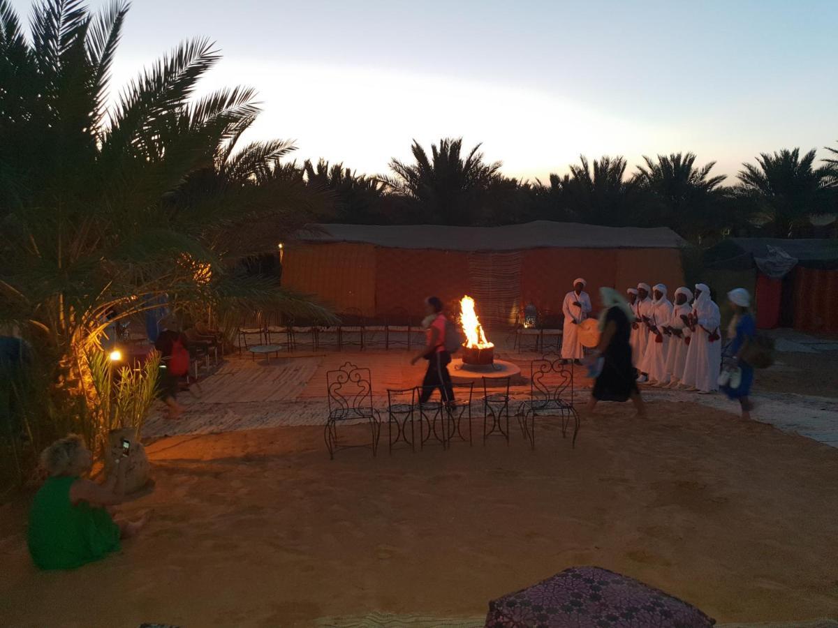 Auberge Sahara Garden Lac Yasmins Extérieur photo
